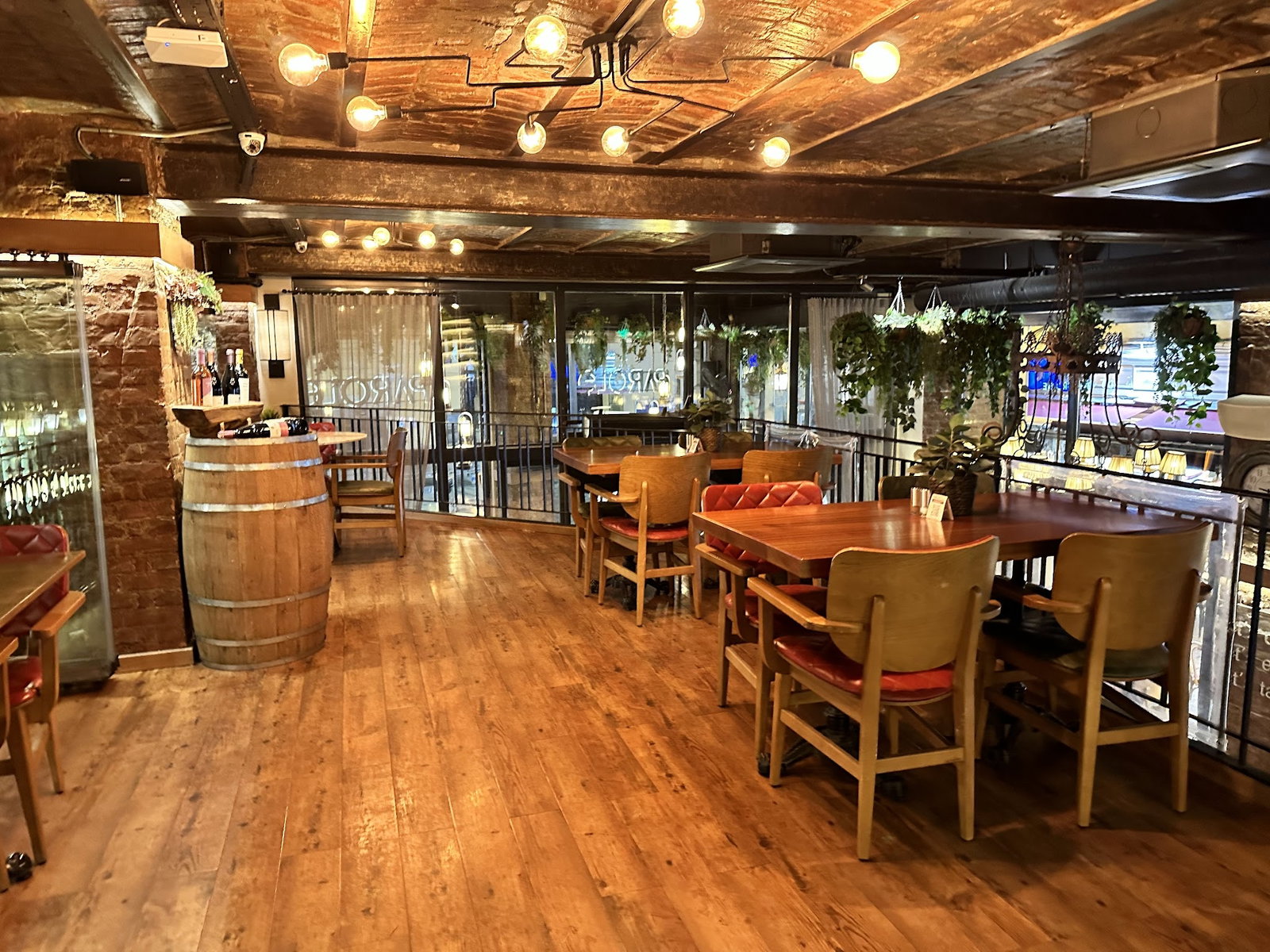 Parole Cafe | Restaurant