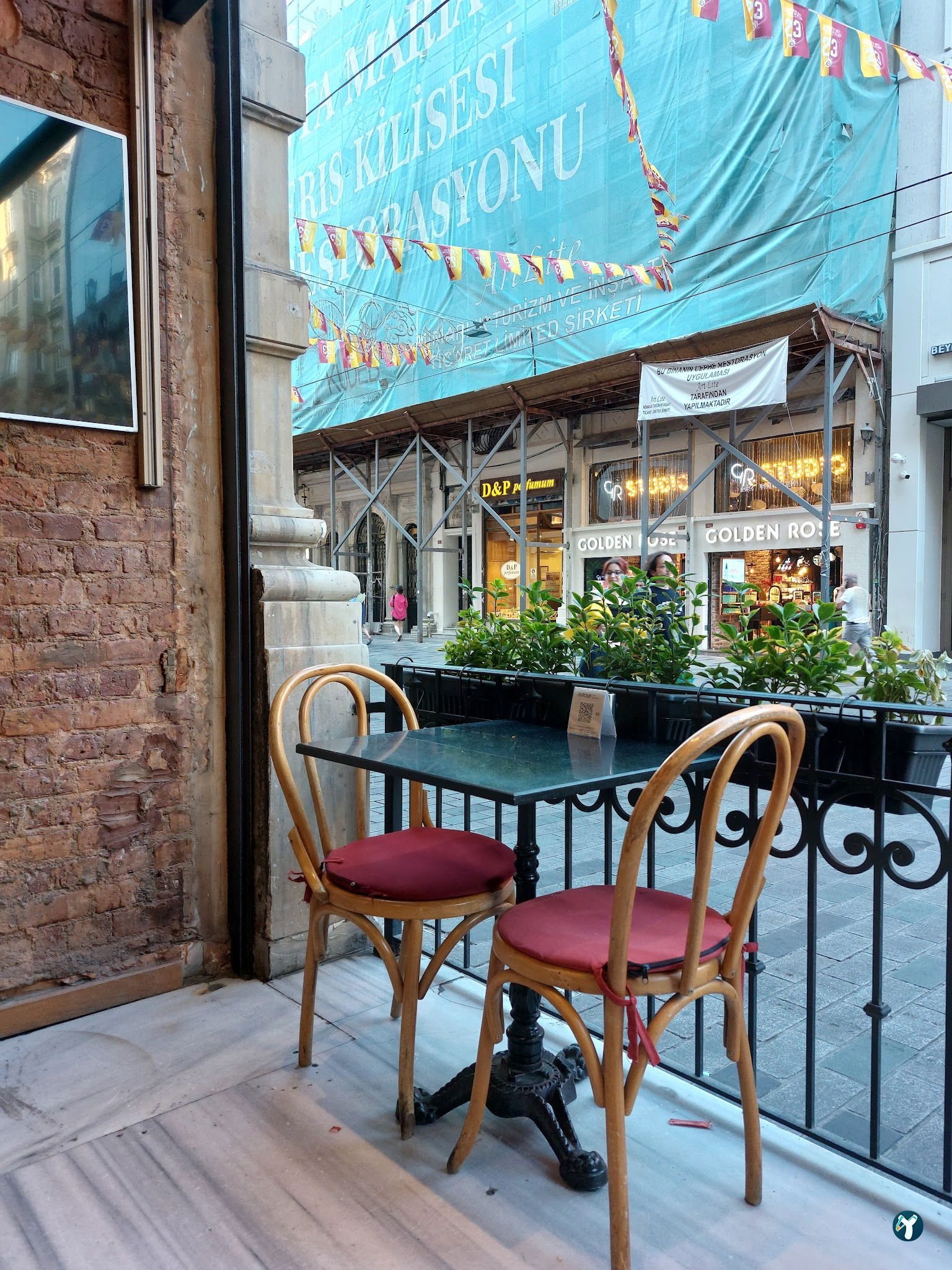 Parole Cafe | Restaurant