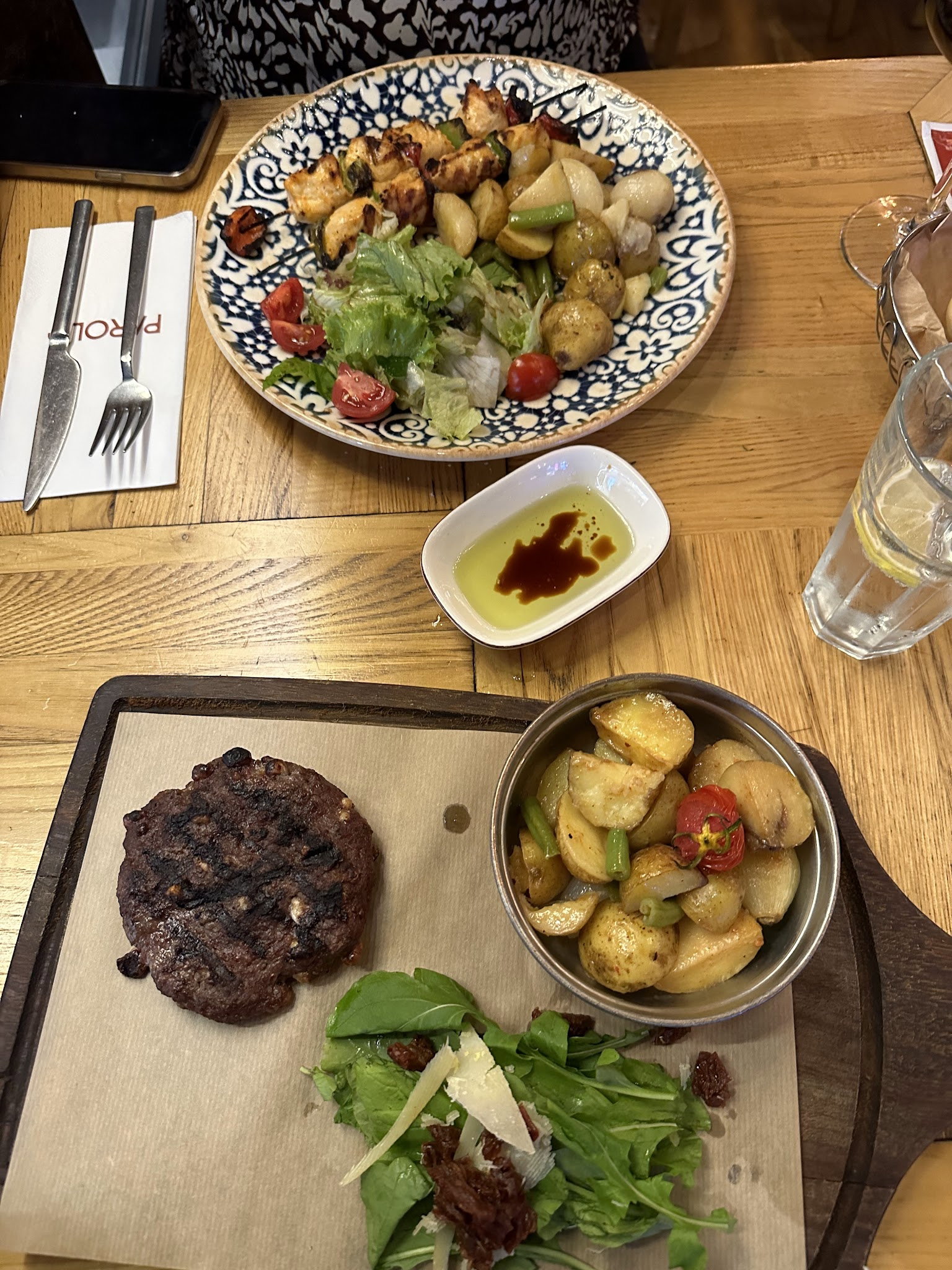 Parole Cafe | Restaurant