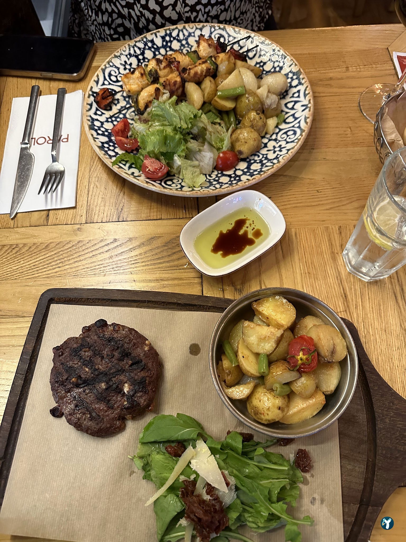 Parole Cafe | Restaurant
