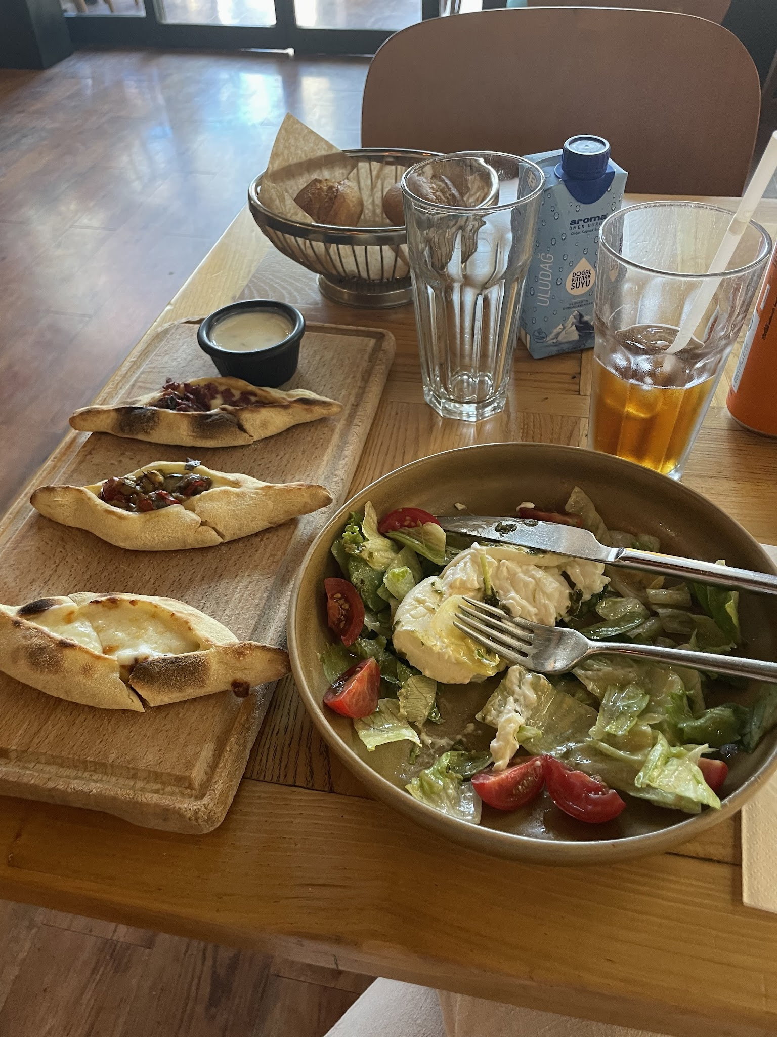 Parole Cafe | Restaurant