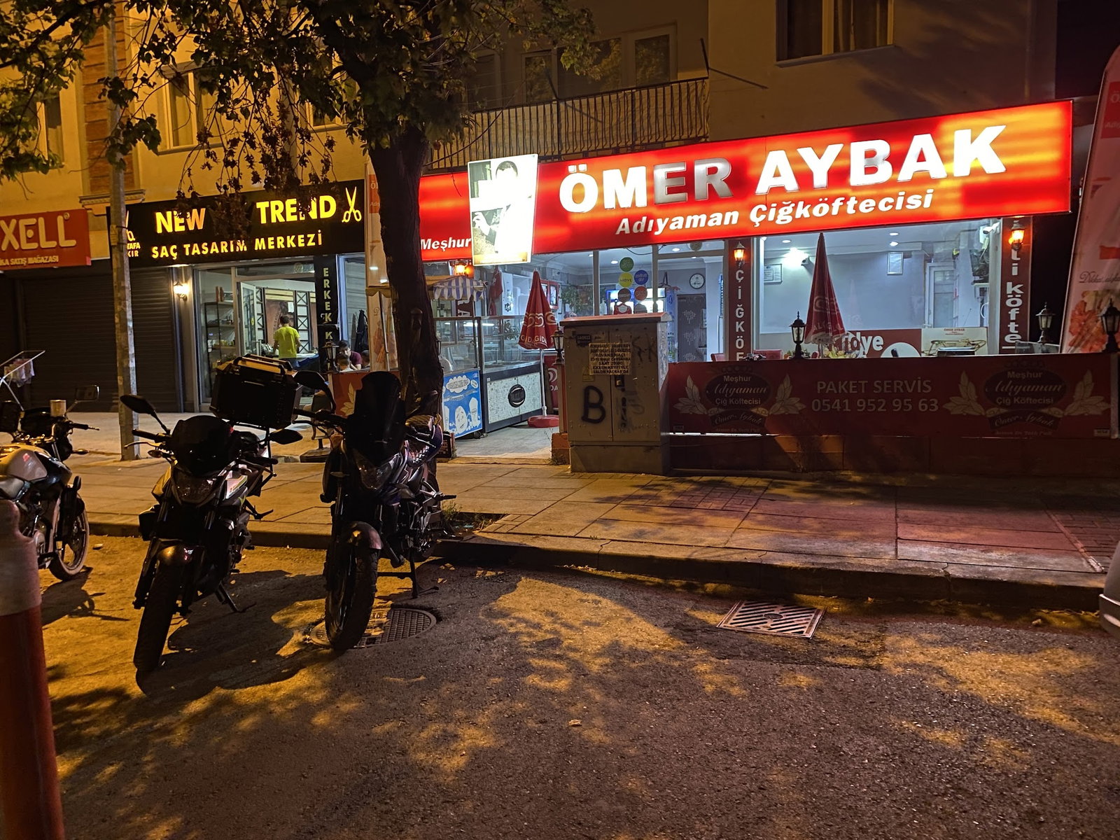 Meşhur Adiyaman Çi̇ğköfteci̇si̇ Ömer Aybak