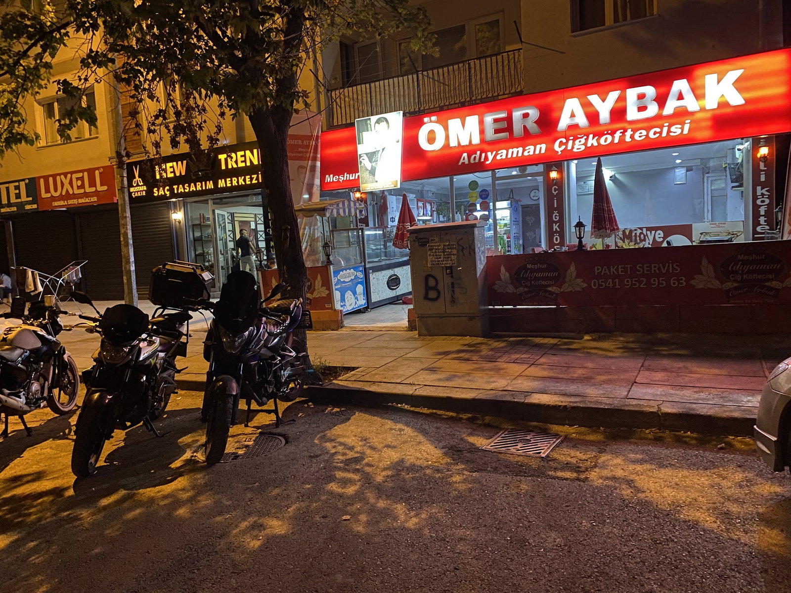 Meşhur Adiyaman Çi̇ğköfteci̇si̇ Ömer Aybak