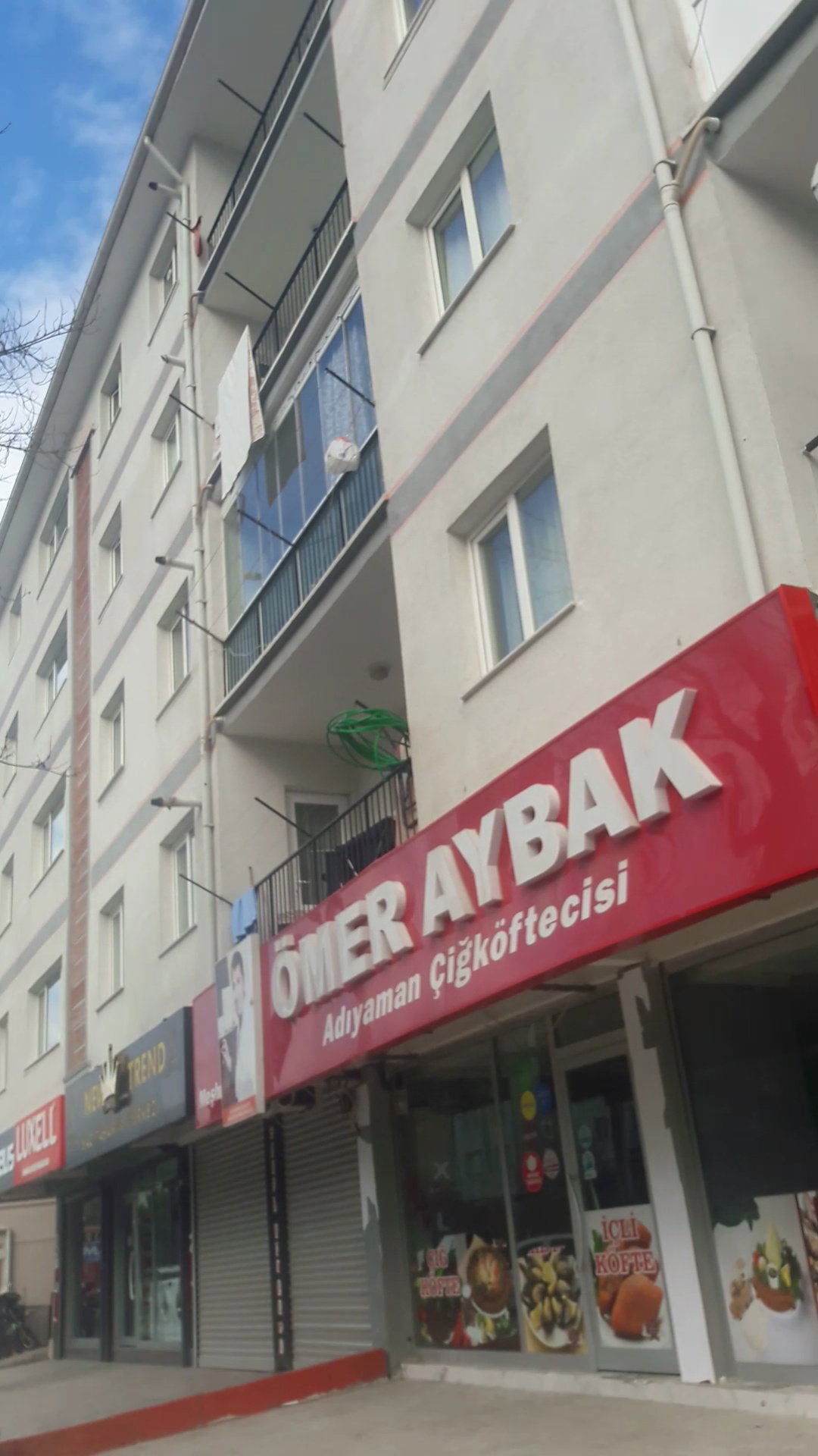 Meşhur Adiyaman Çi̇ğköfteci̇si̇ Ömer Aybak