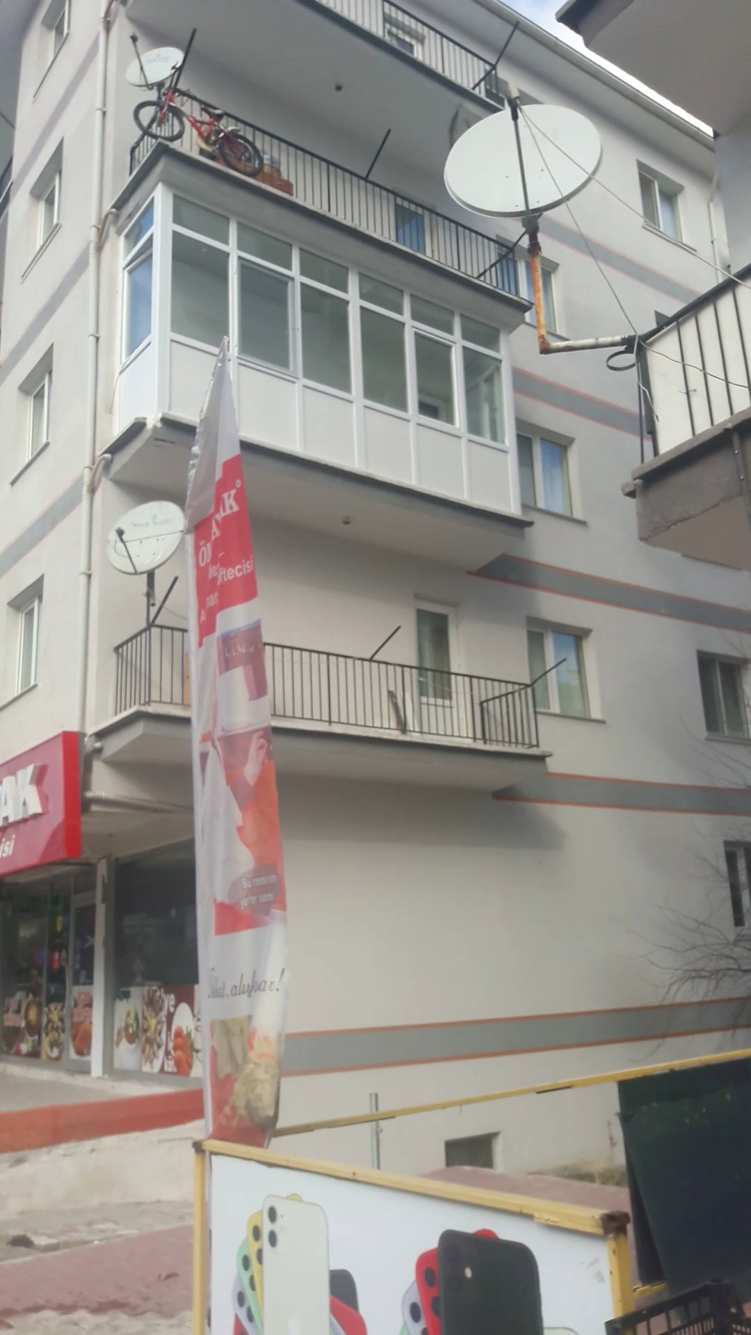 Meşhur Adiyaman Çi̇ğköfteci̇si̇ Ömer Aybak