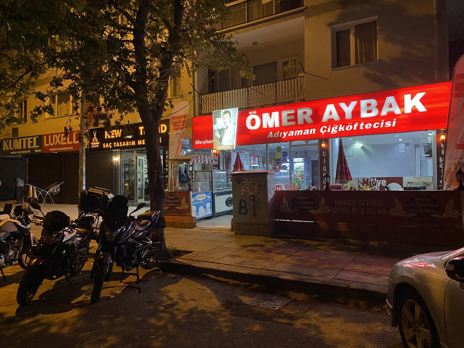 Meşhur Adiyaman Çi̇ğköfteci̇si̇ Ömer Aybak