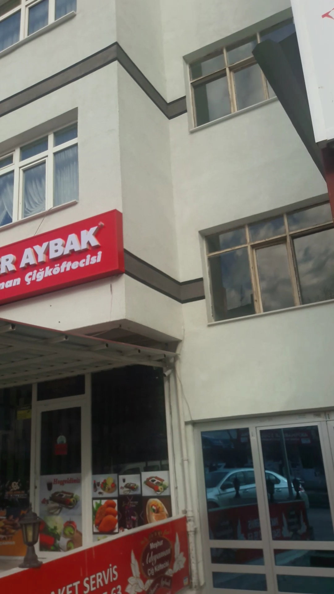 Meşhur Adiyaman Çi̇ğköfteci̇si̇ Ömer Aybak