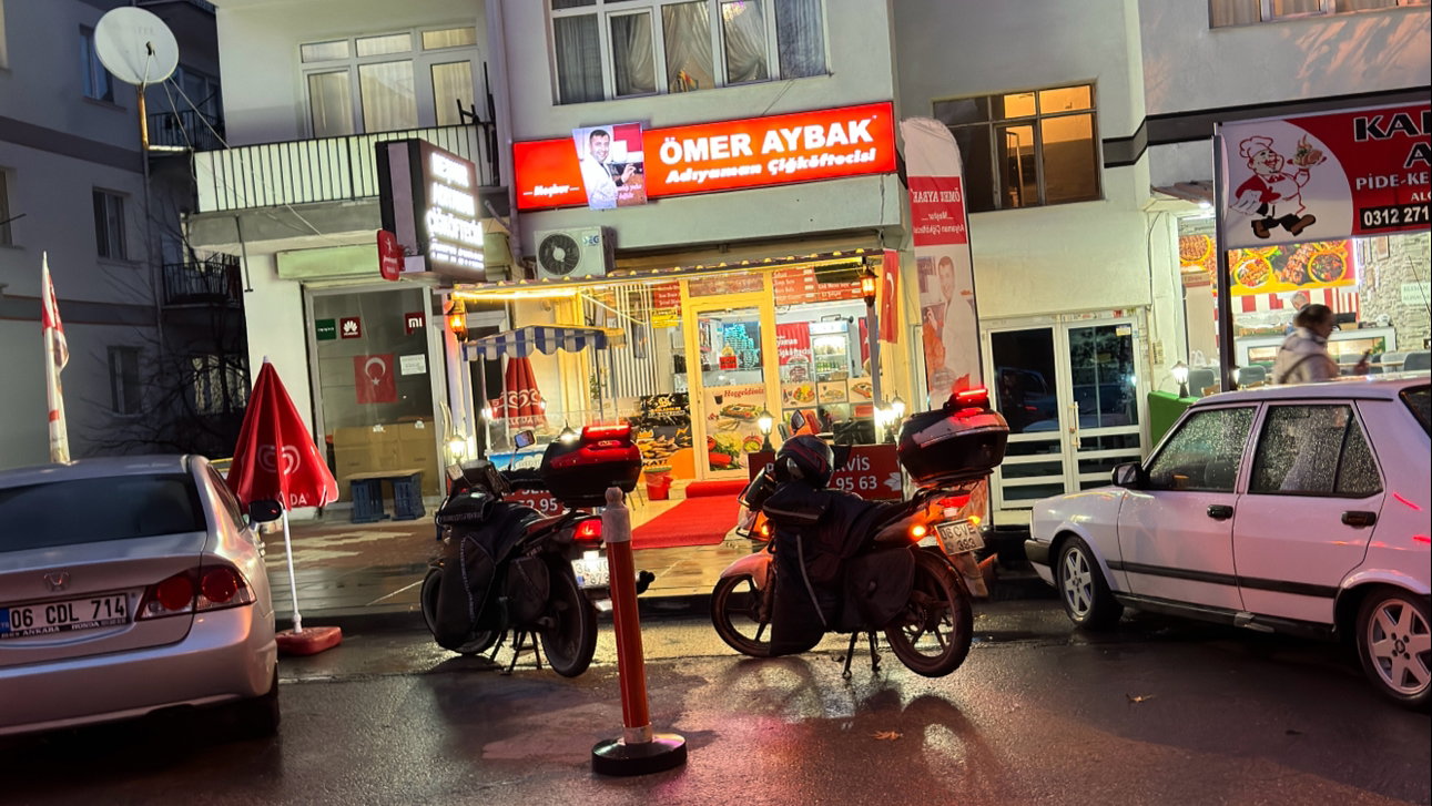 Meşhur Adiyaman Çi̇ğköfteci̇si̇ Ömer Aybak