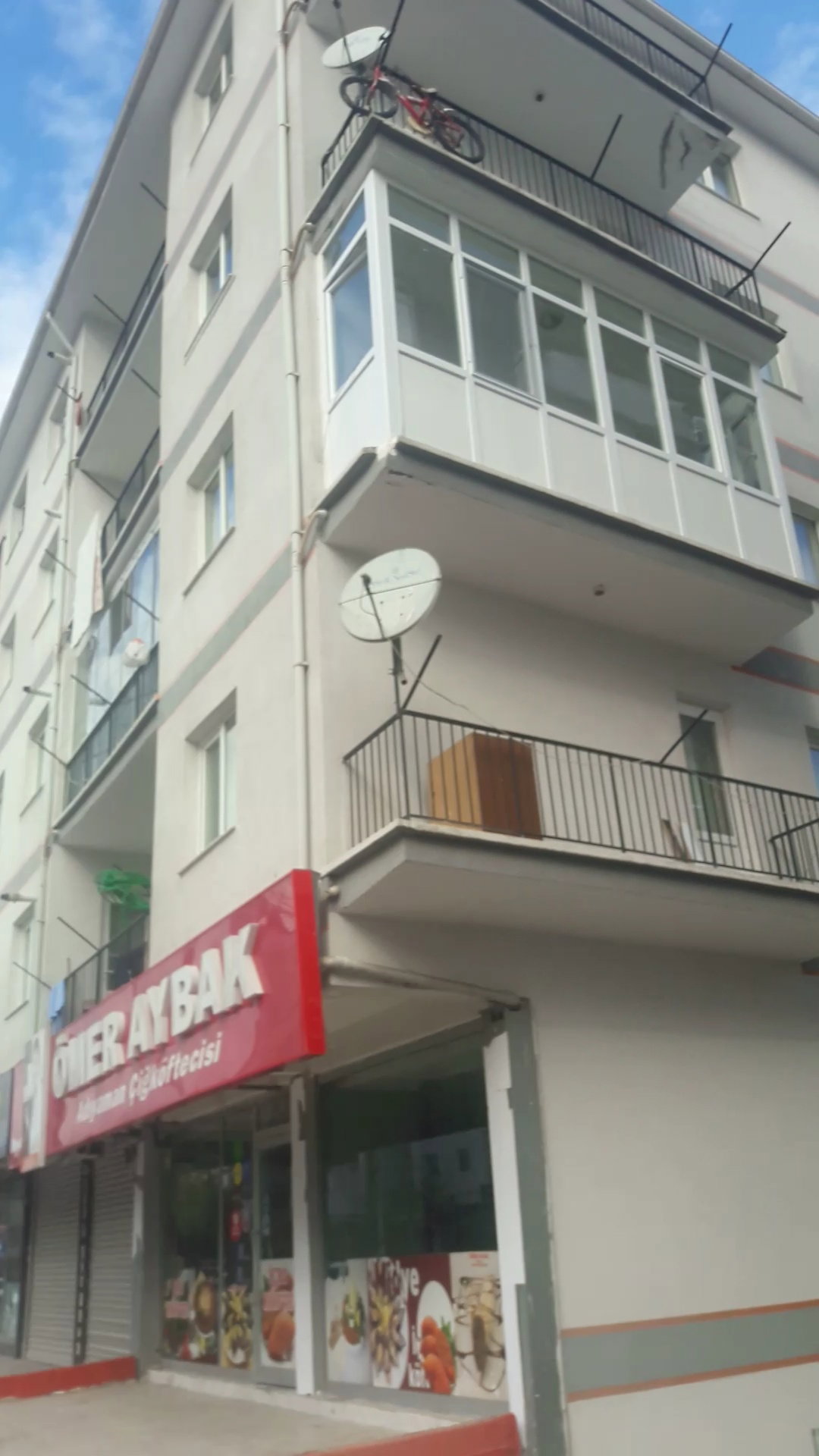 Meşhur Adiyaman Çi̇ğköfteci̇si̇ Ömer Aybak