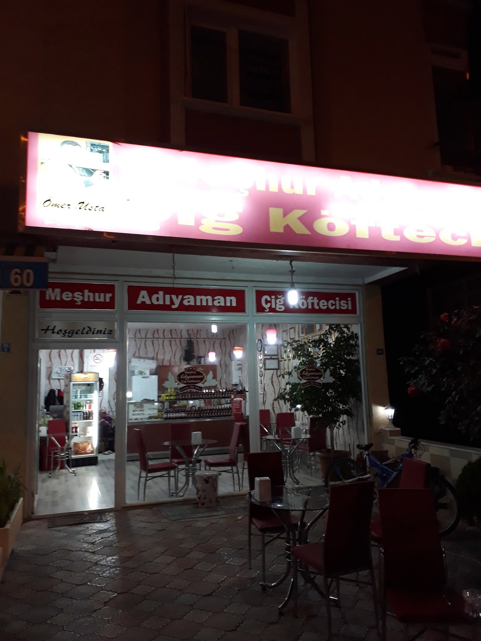 Meşhur Adiyaman Çi̇ğköfteci̇si̇ Ömer Aybak