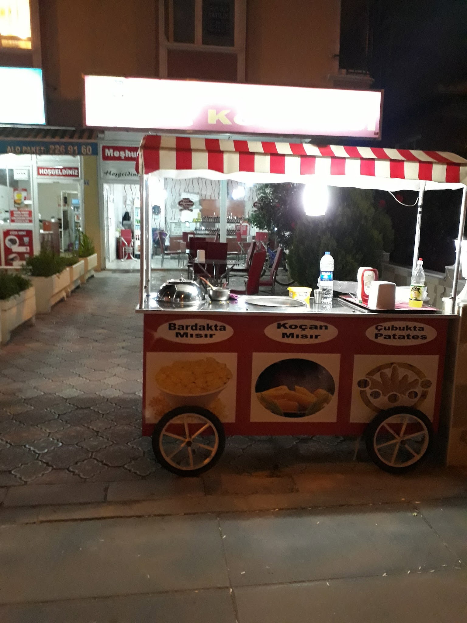 Meşhur Adiyaman Çi̇ğköfteci̇si̇ Ömer Aybak