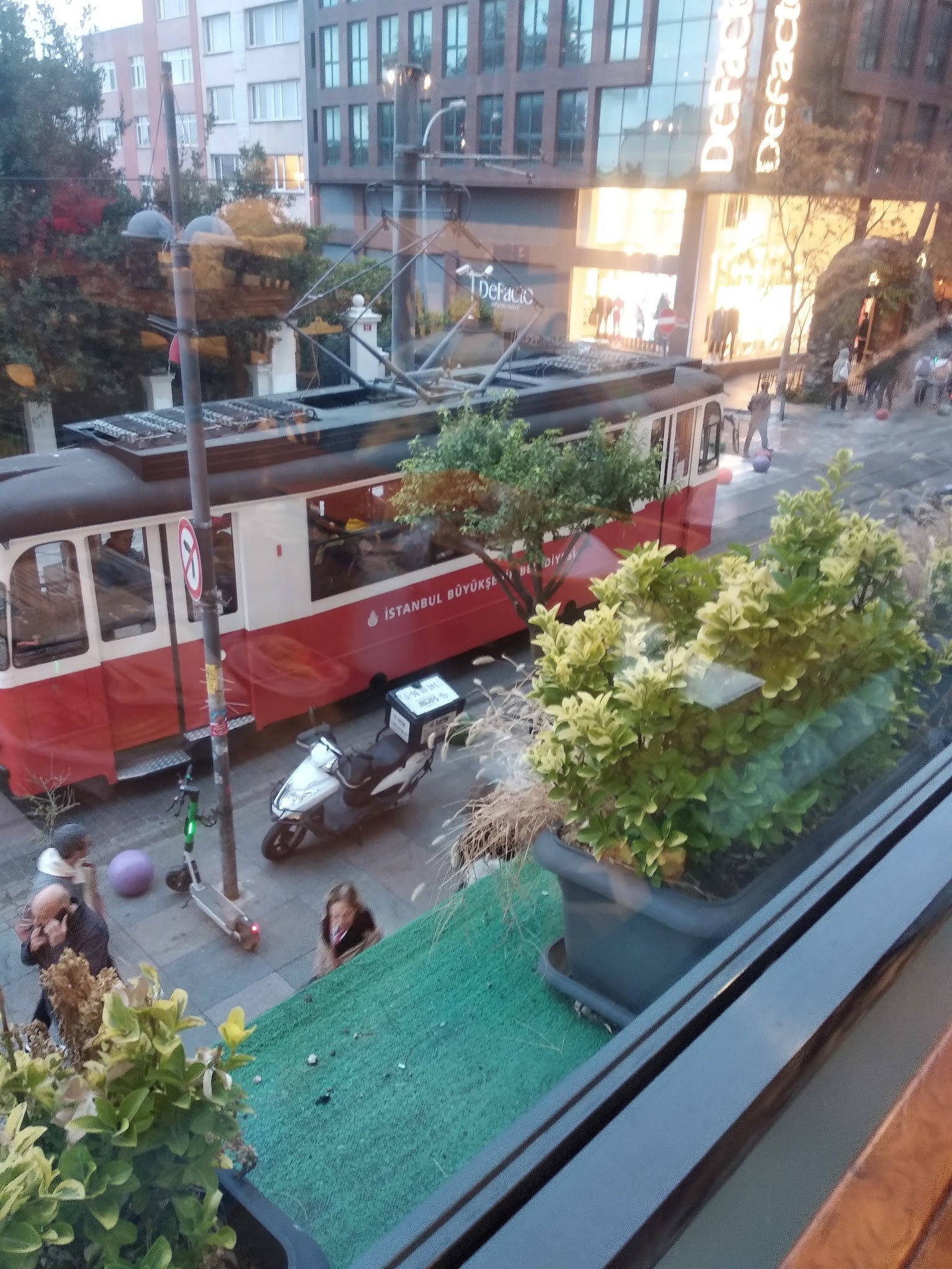 Kadıköy Saray Muhallebicisi