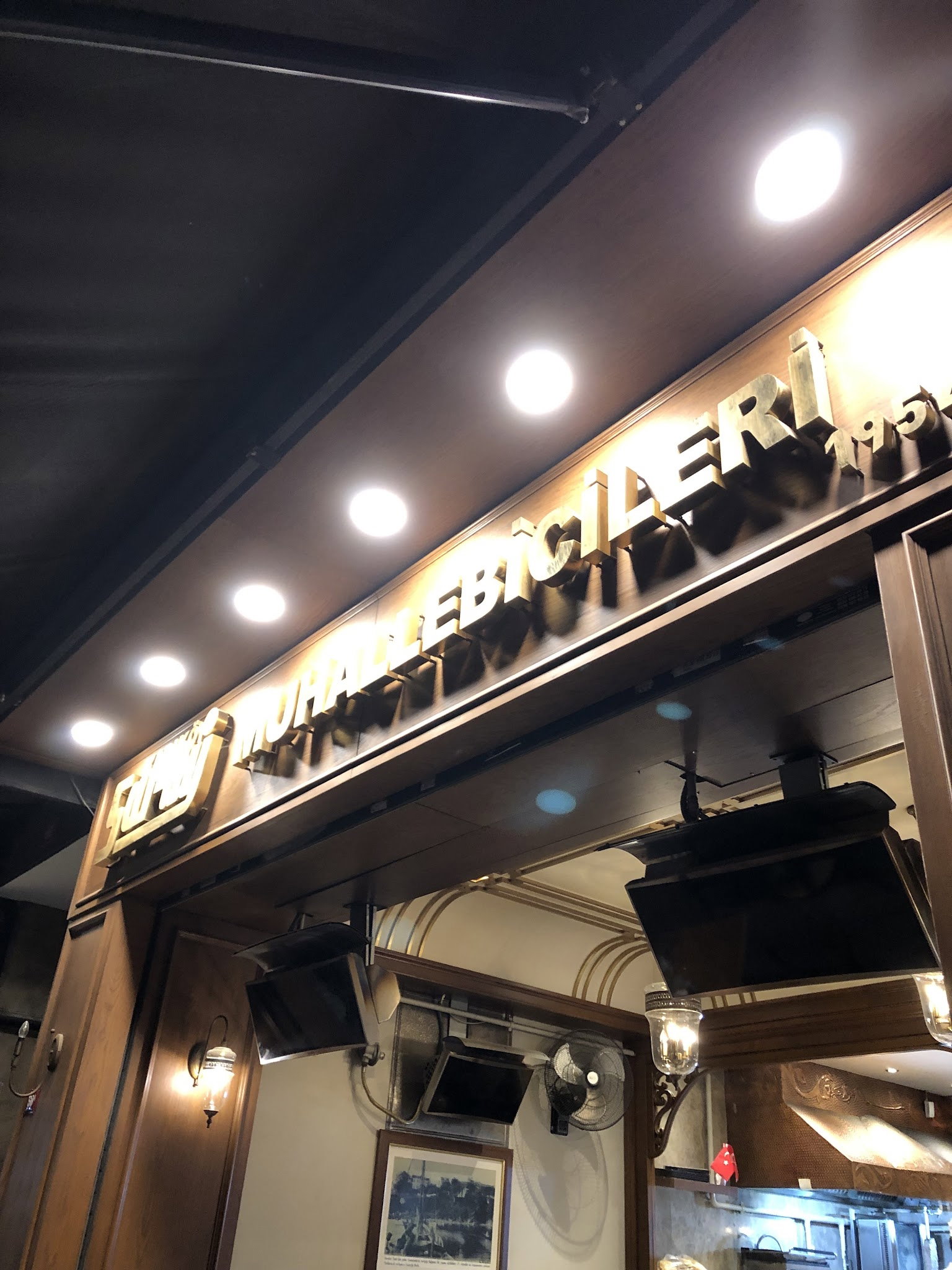 Kadıköy Saray Muhallebicisi