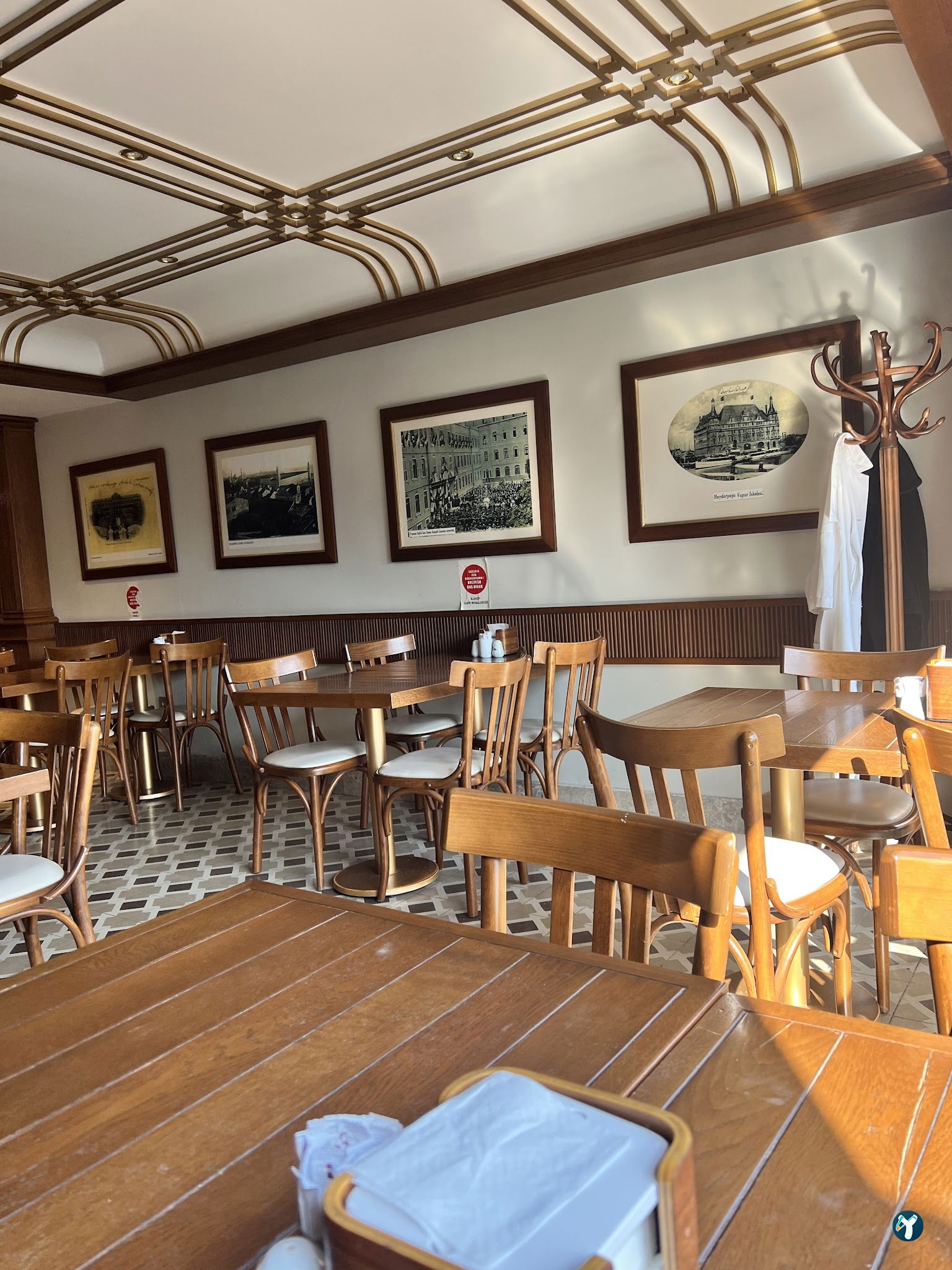 Kadıköy Saray Muhallebicisi