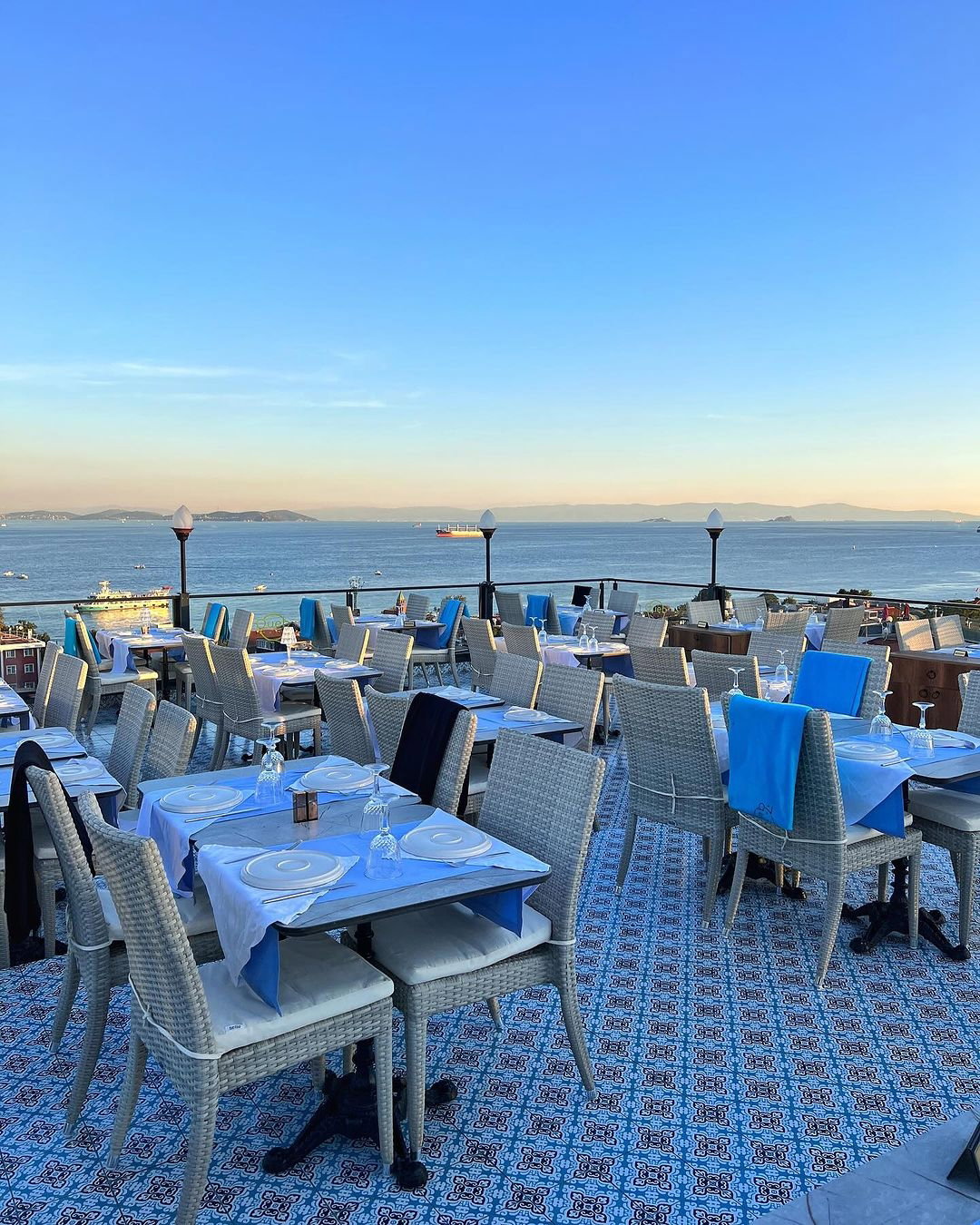 Queb Rooftop Restaurant