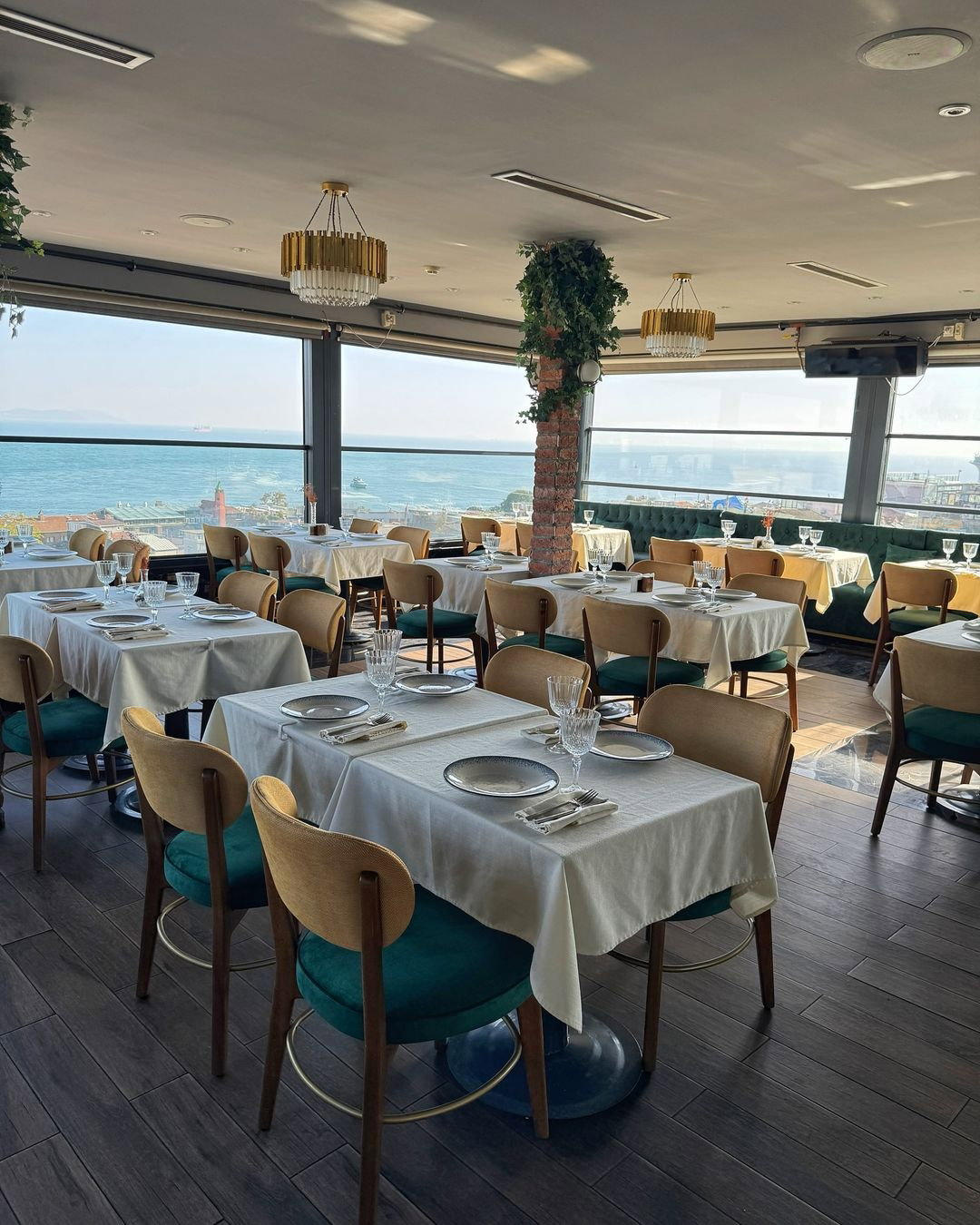 Queb Rooftop Restaurant