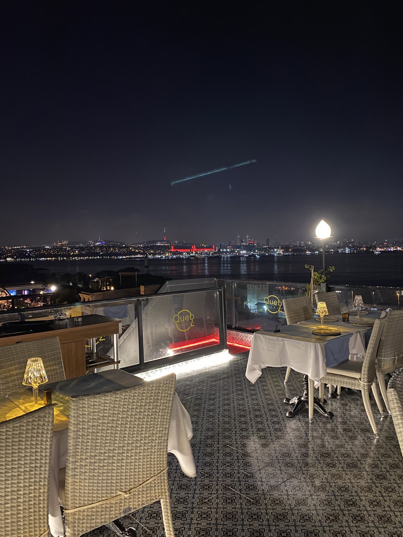 Queb Rooftop Restaurant