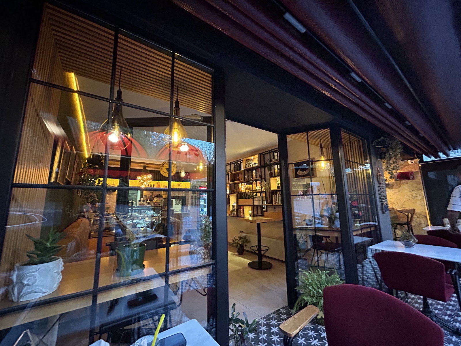 Üzüm Cafe