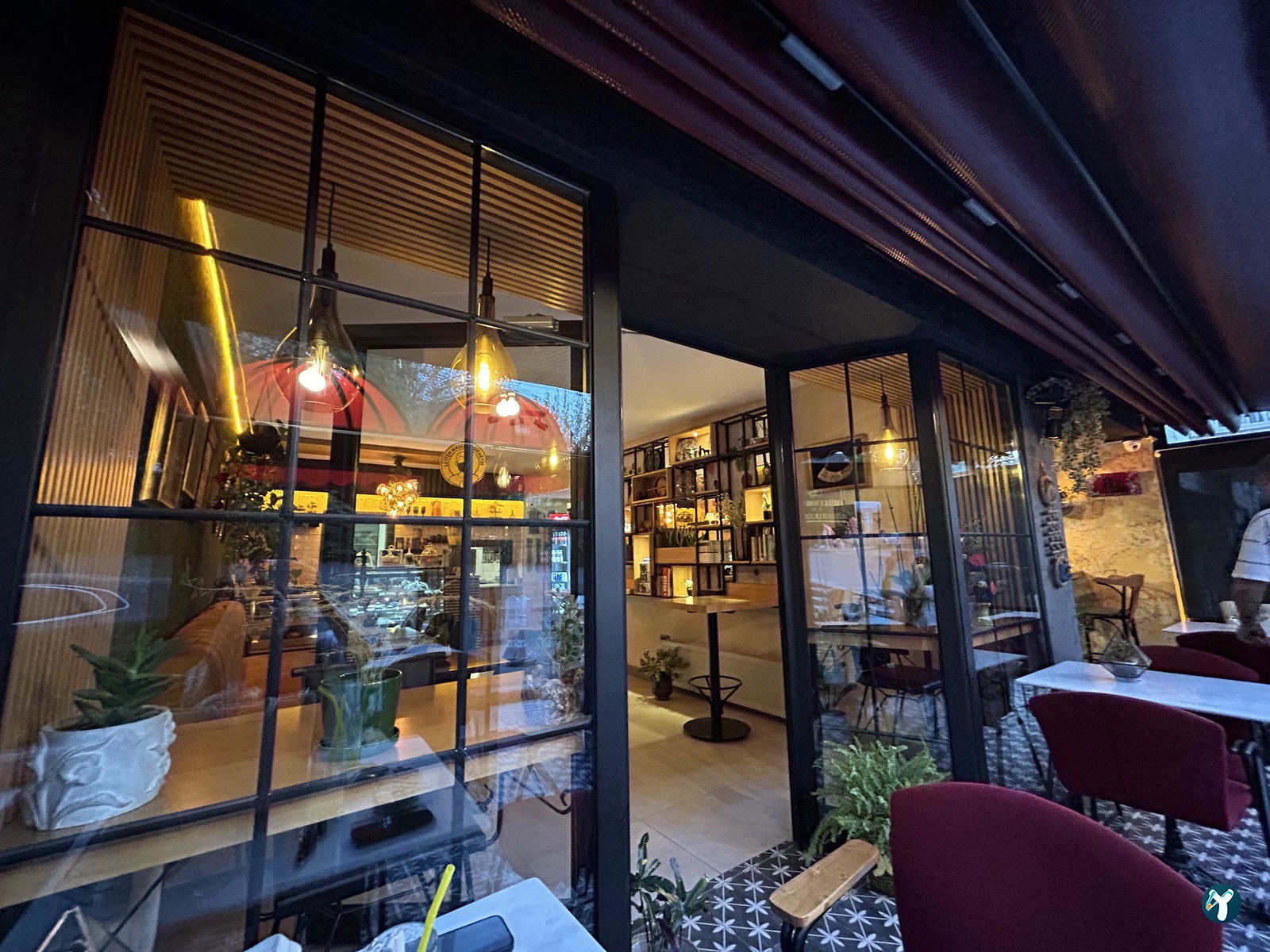 Üzüm Cafe