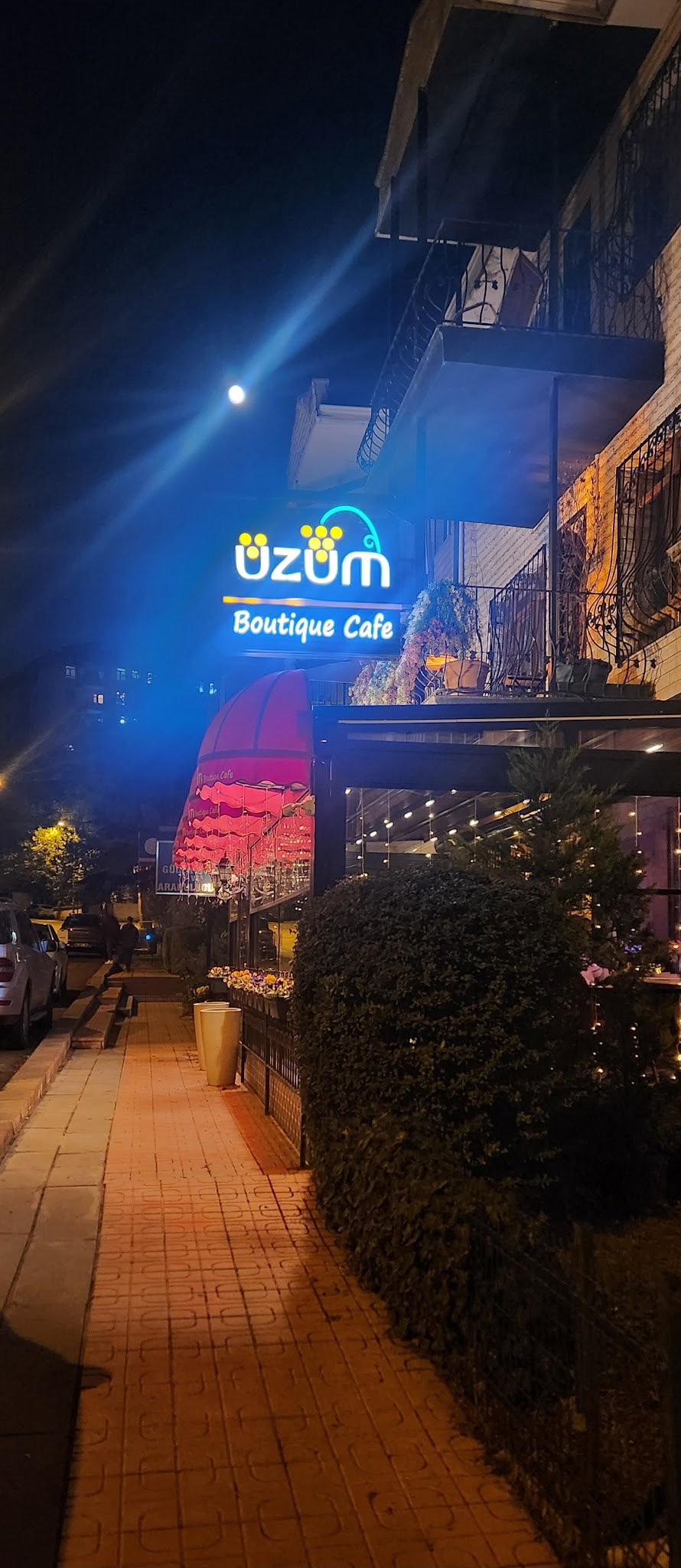 Üzüm Cafe