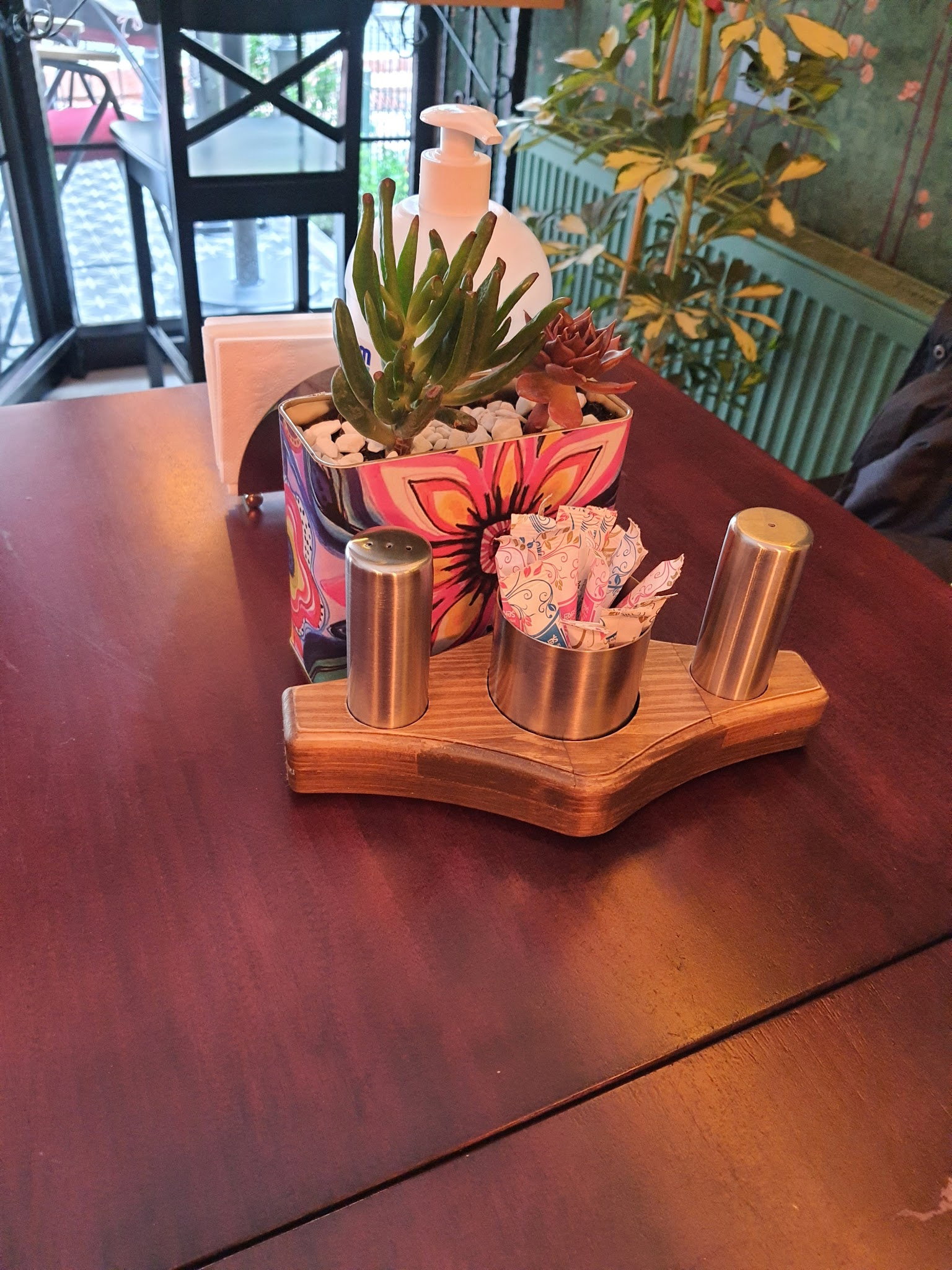 Üzüm Cafe