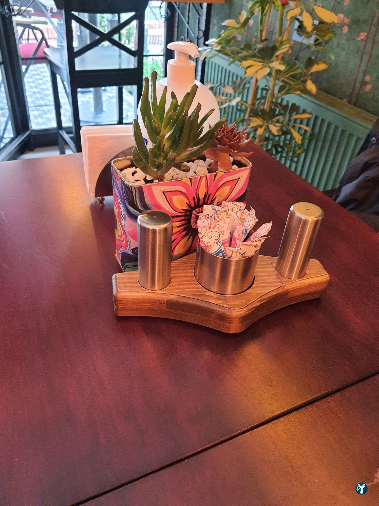 Üzüm Cafe