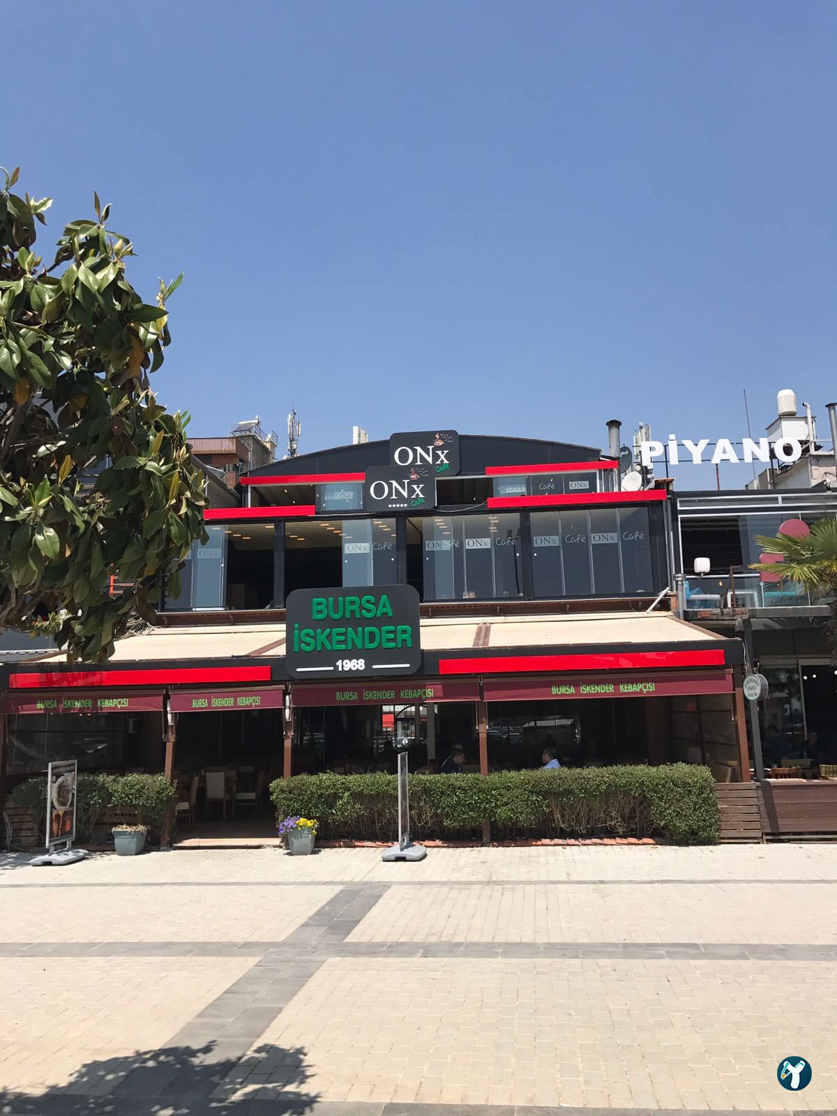 Onx Cafe Patisserie
