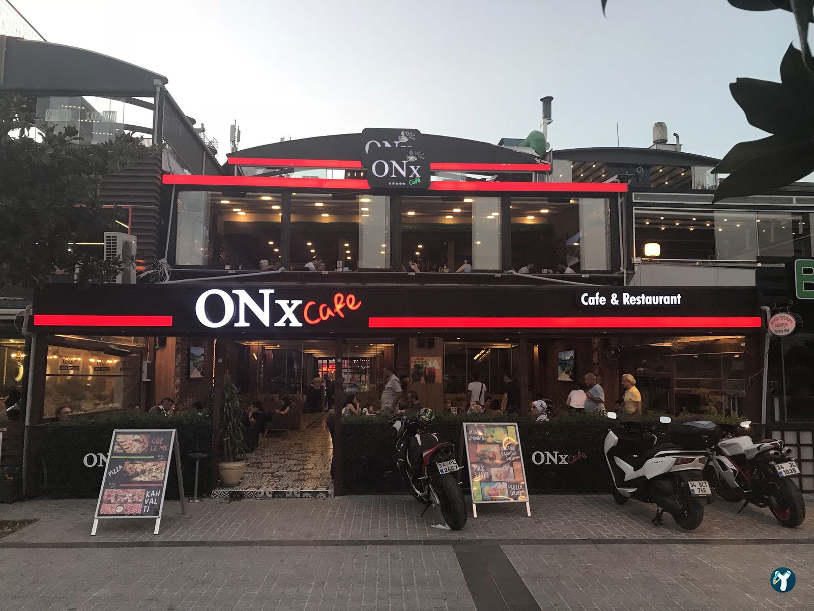 Onx Cafe Patisserie