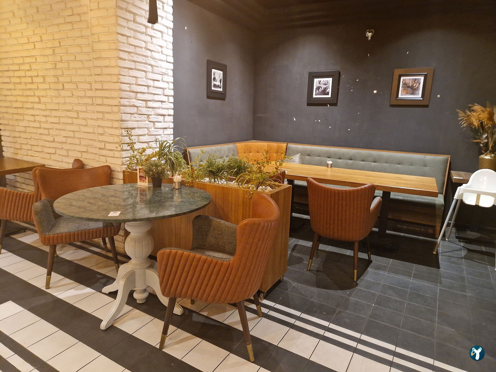 Onx Cafe Patisserie