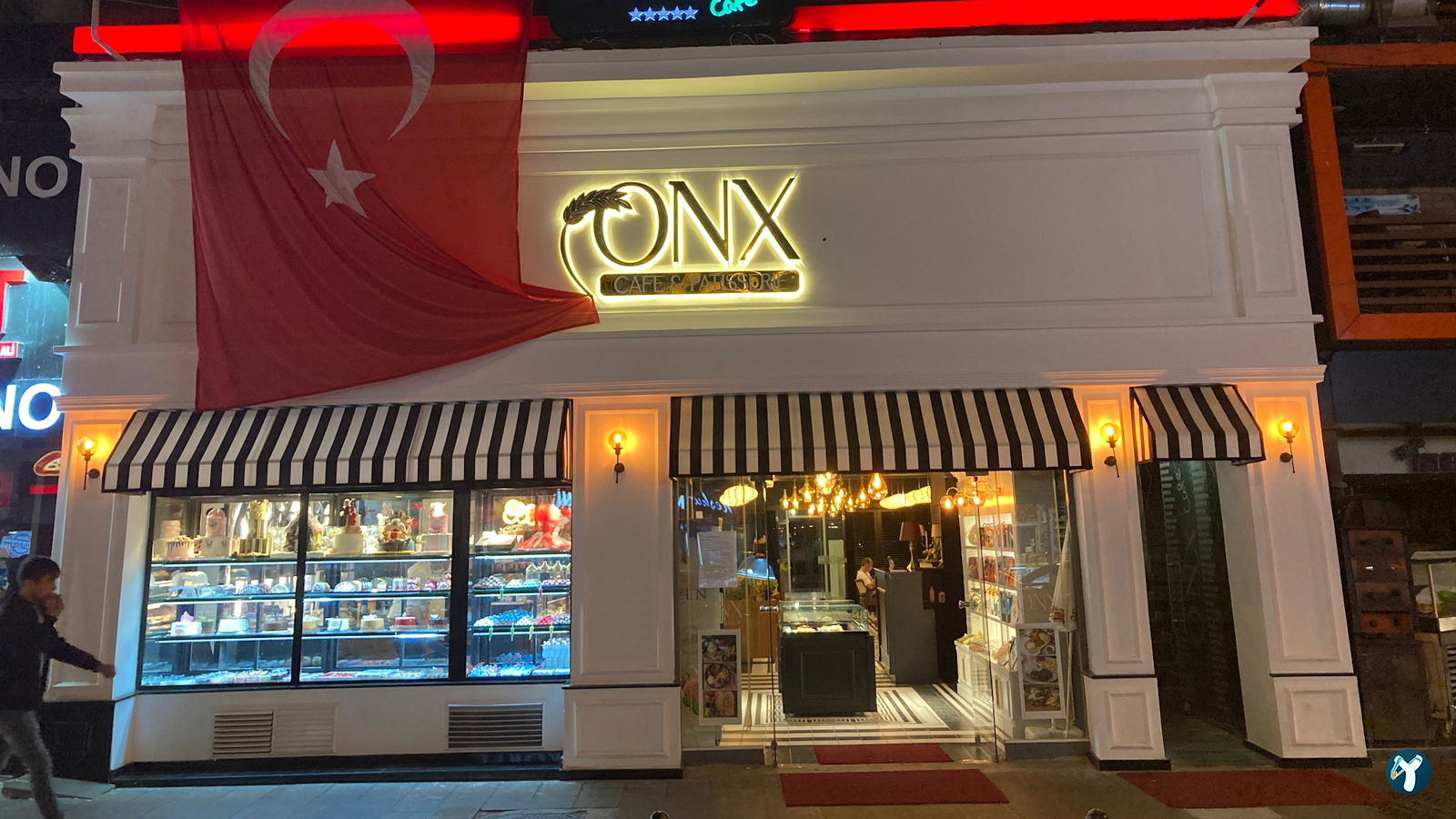 Onx Cafe Patisserie