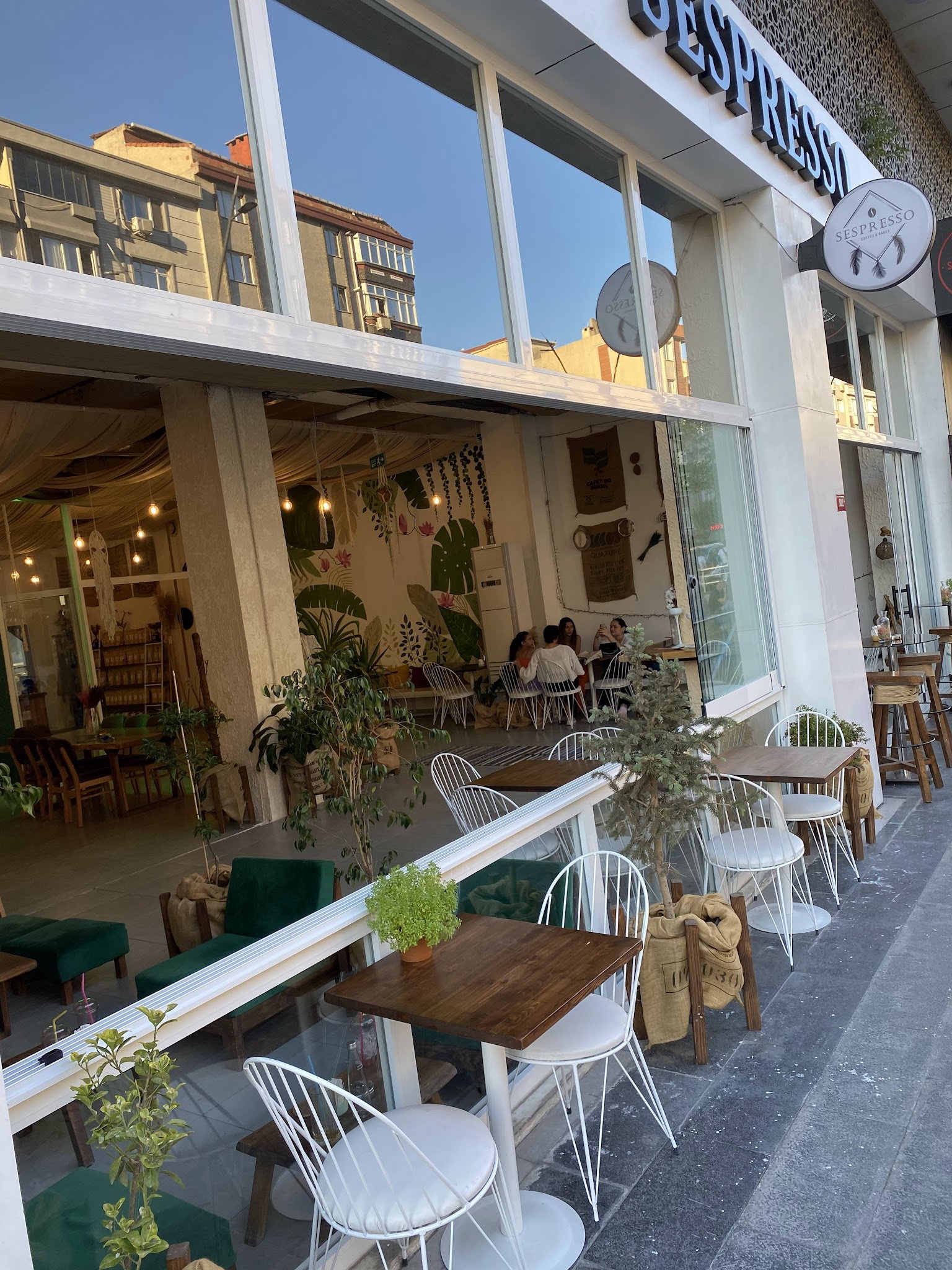 Sespresso Coffee & Bakes