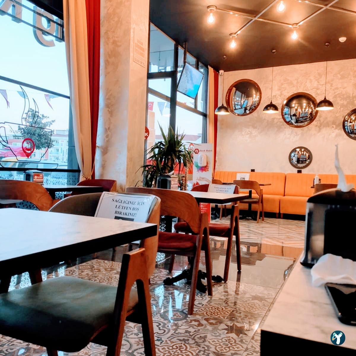 Big Rush Cafe Restaurant