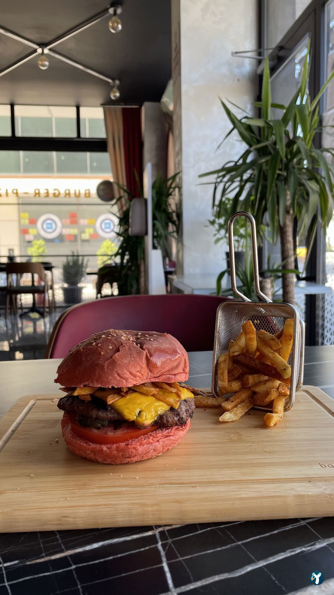 Big Rush Cafe Restaurant