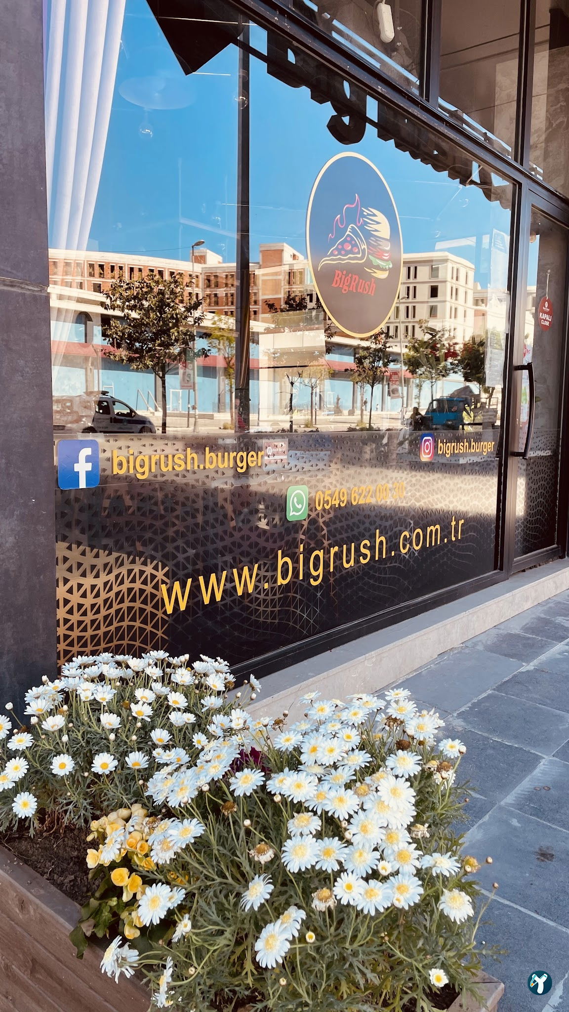 Big Rush Cafe Restaurant
