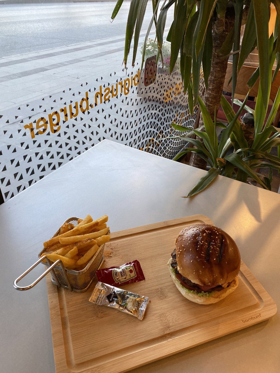 Big Rush Cafe Restaurant
