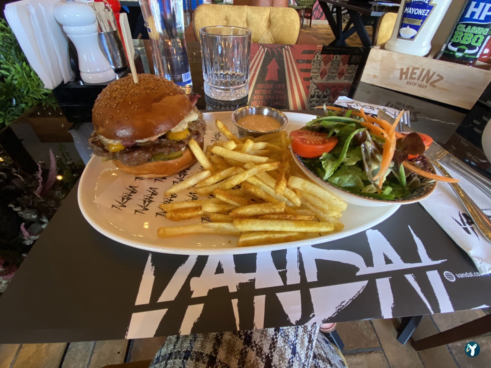 Vandal Çamsanpark Avm