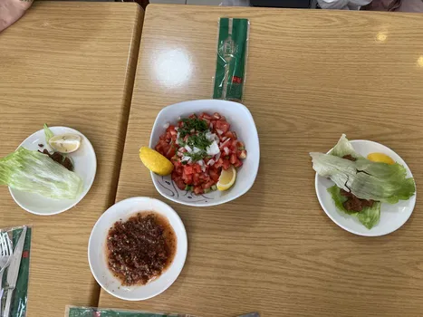 مطعم شرائح لحم وشعبي resimleri