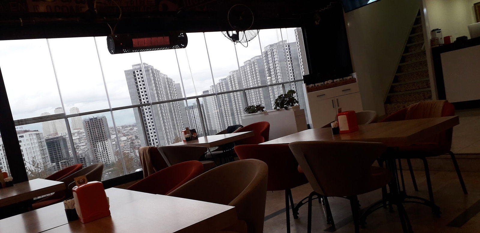 Maximunch Restaurant