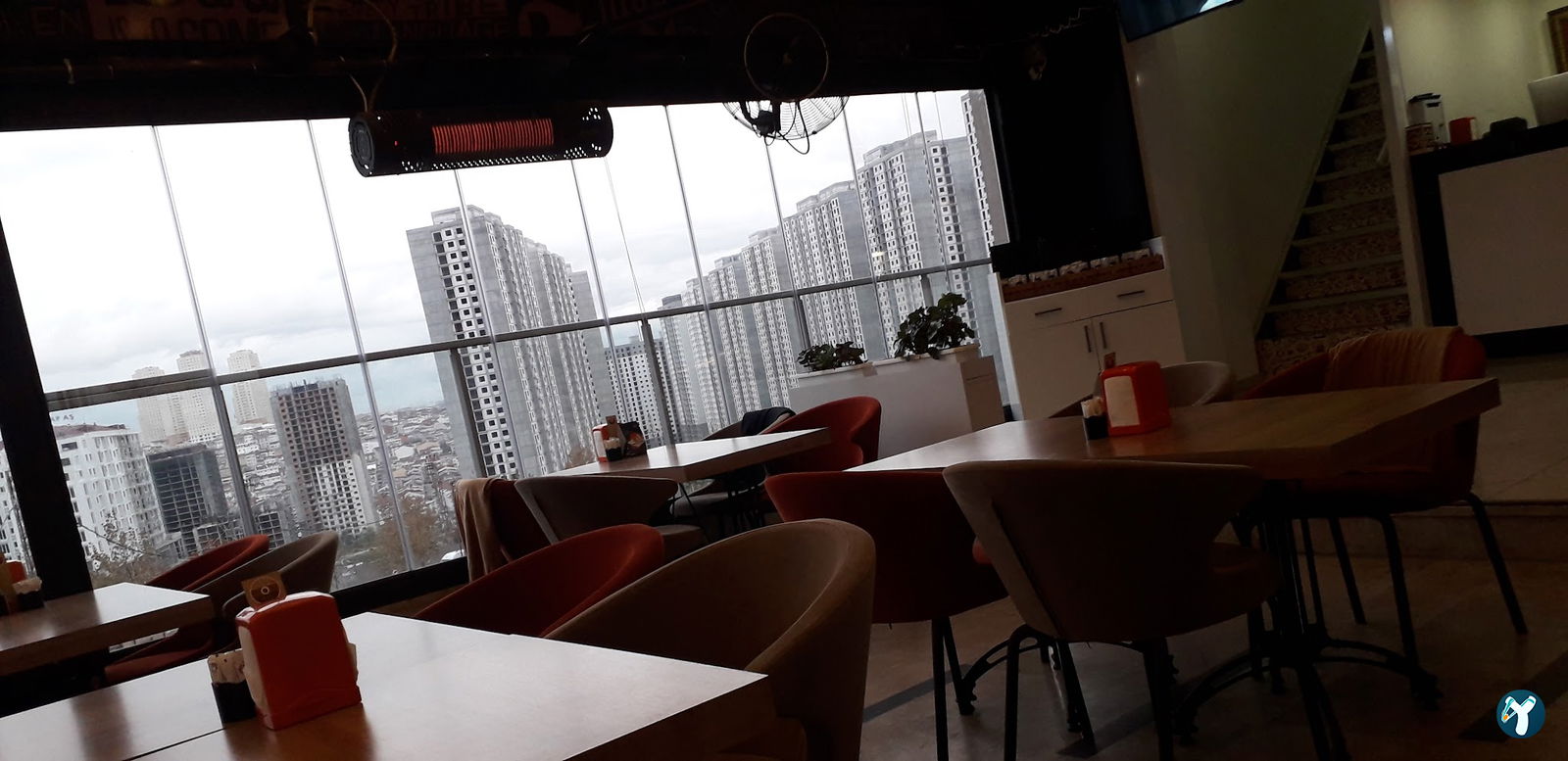 Maximunch Restaurant