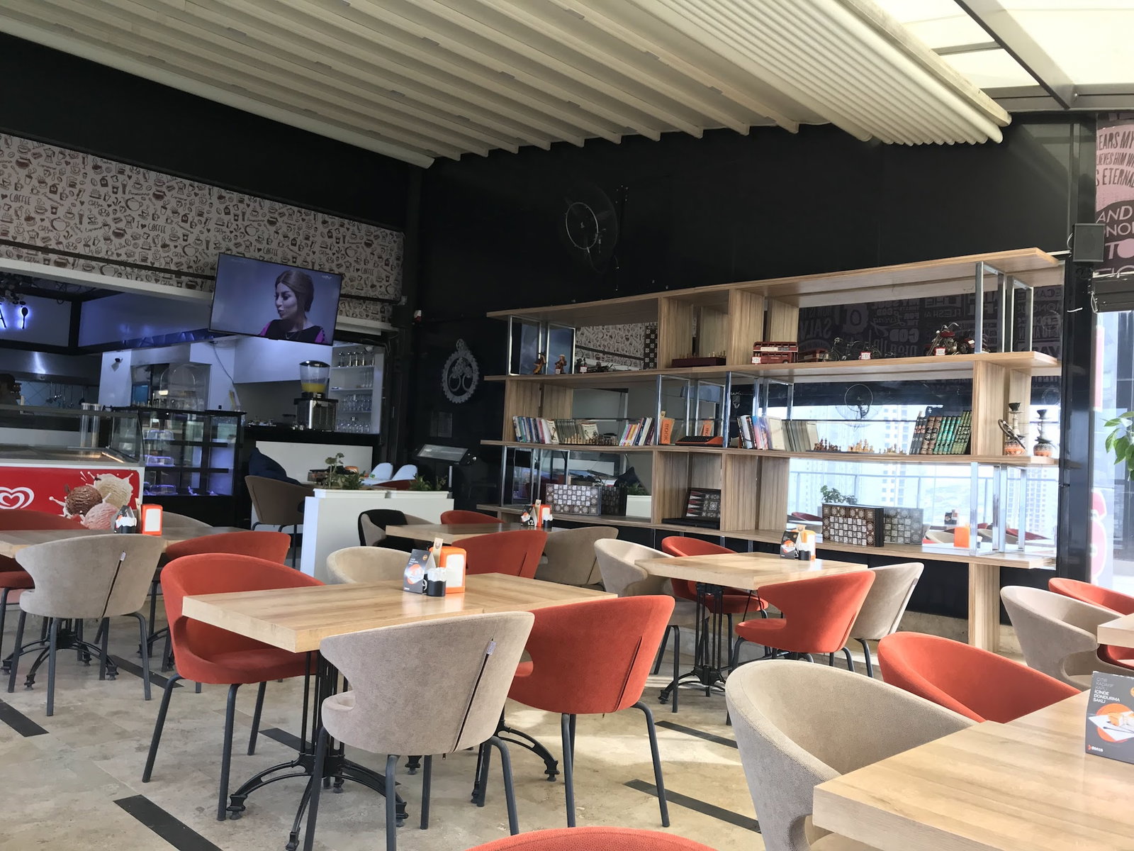 Maximunch Restaurant