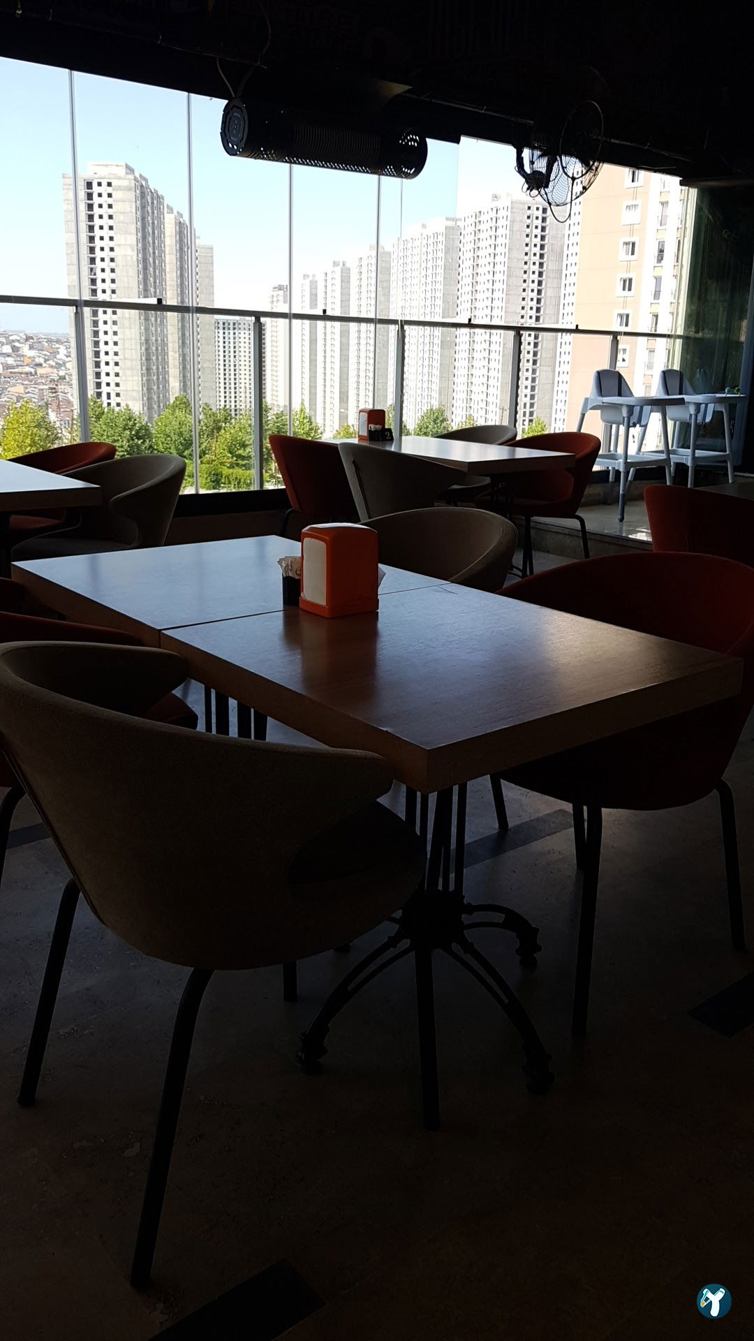 Maximunch Restaurant