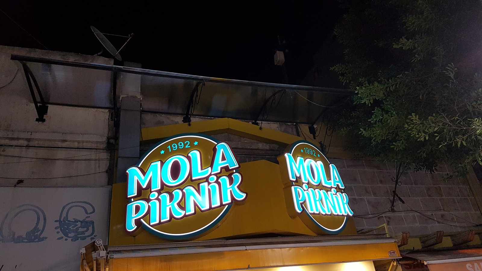 Cafe Mola