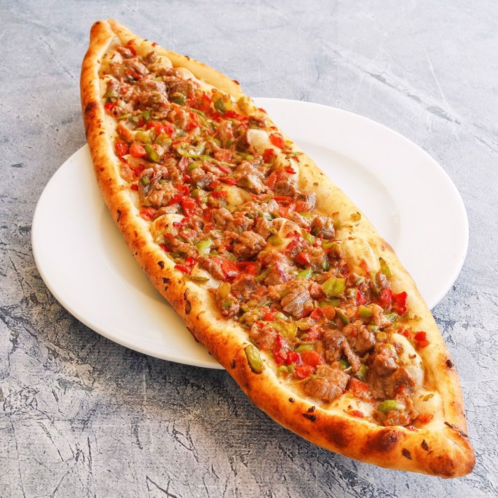 Kuşbaşılı Kaşarlı Yumurtalı Pide