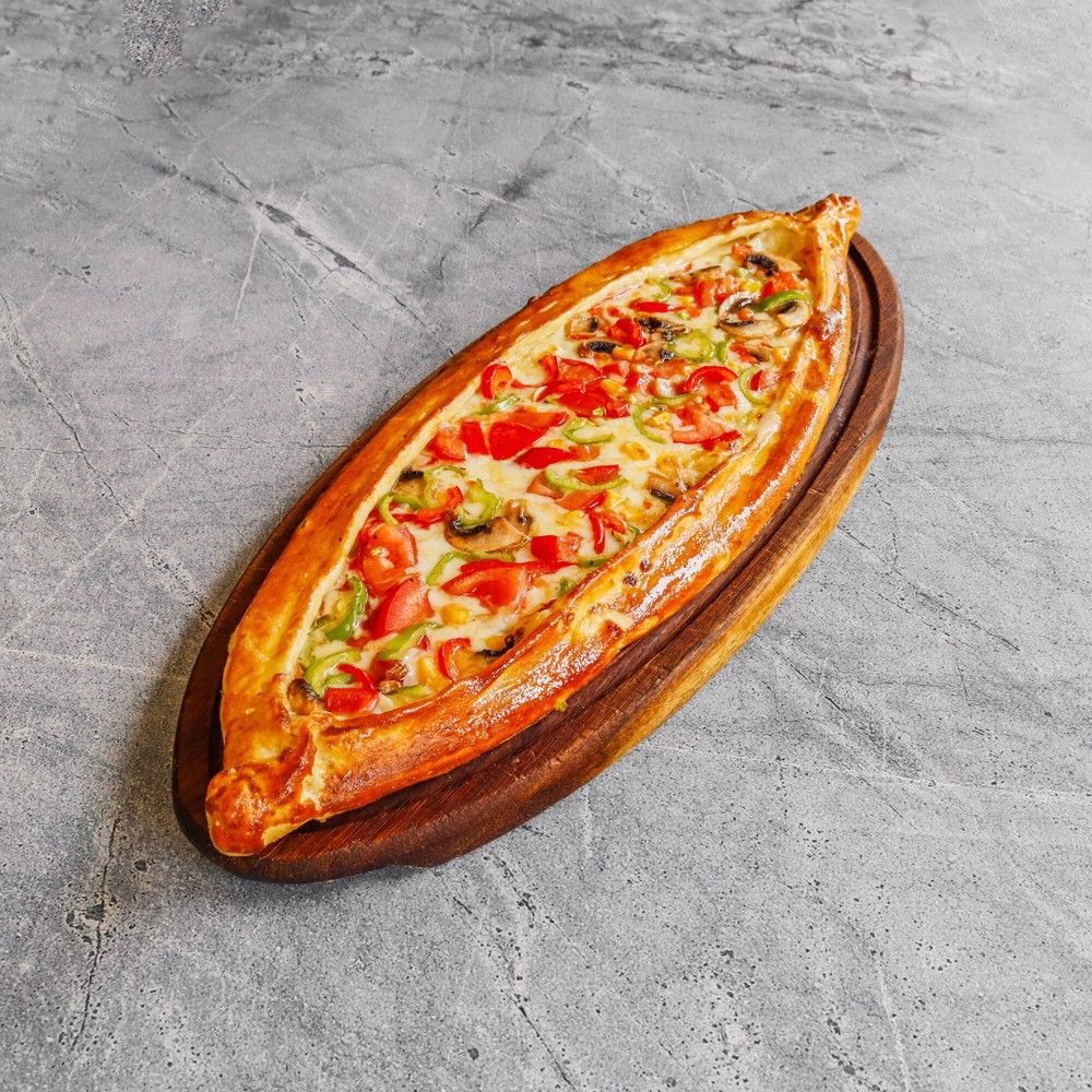 Kaşarlı Domatesli Biberli Pide