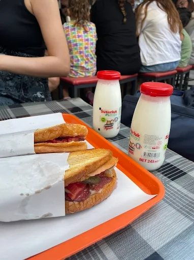 Hacıoğlu Aşkın Tost Evi