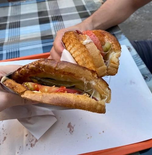 Hacıoğlu Aşkın Tost Evi