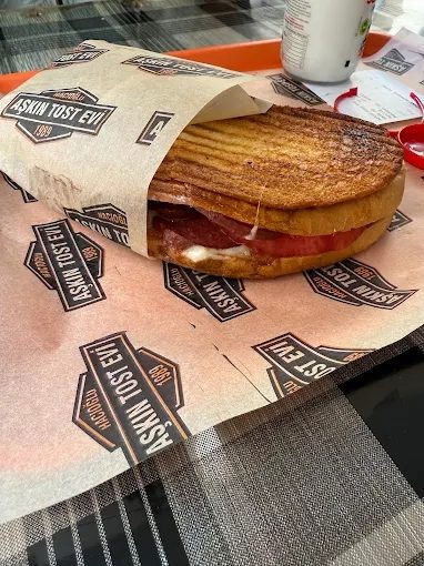 Hacıoğlu Aşkın Tost Evi