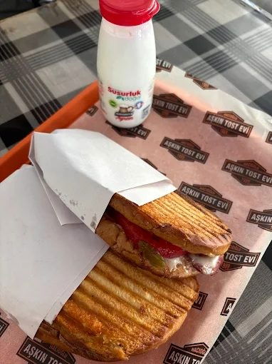 Hacıoğlu Aşkın Tost Evi