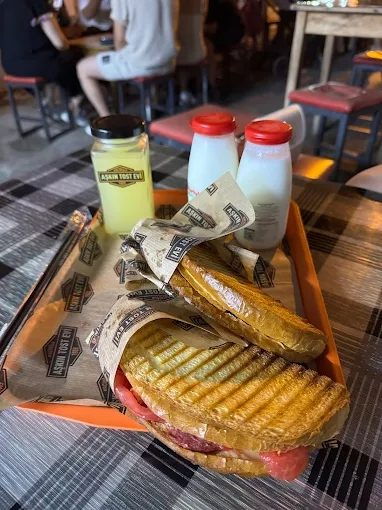 Hacıoğlu Aşkın Tost Evi