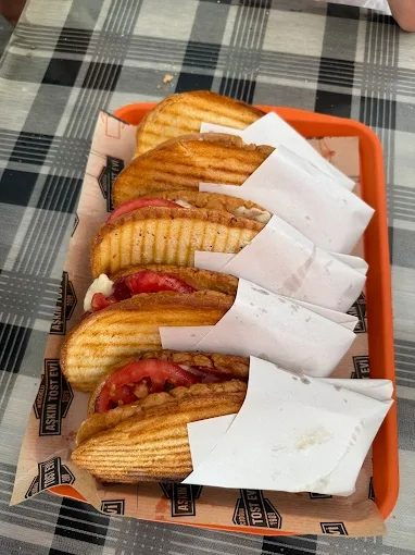 Hacıoğlu Aşkın Tost Evi